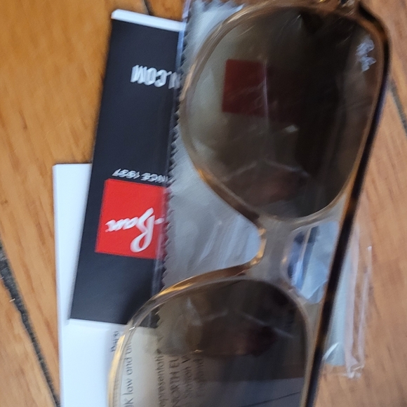NWT Authentic RAY-BAN sun glasses - Picture 2 of 8